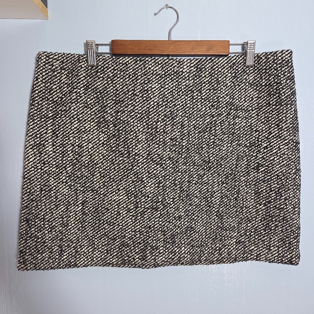 H&M 18 Classic White Black Tweed Comfort Waist Zip Up Mini Skirt